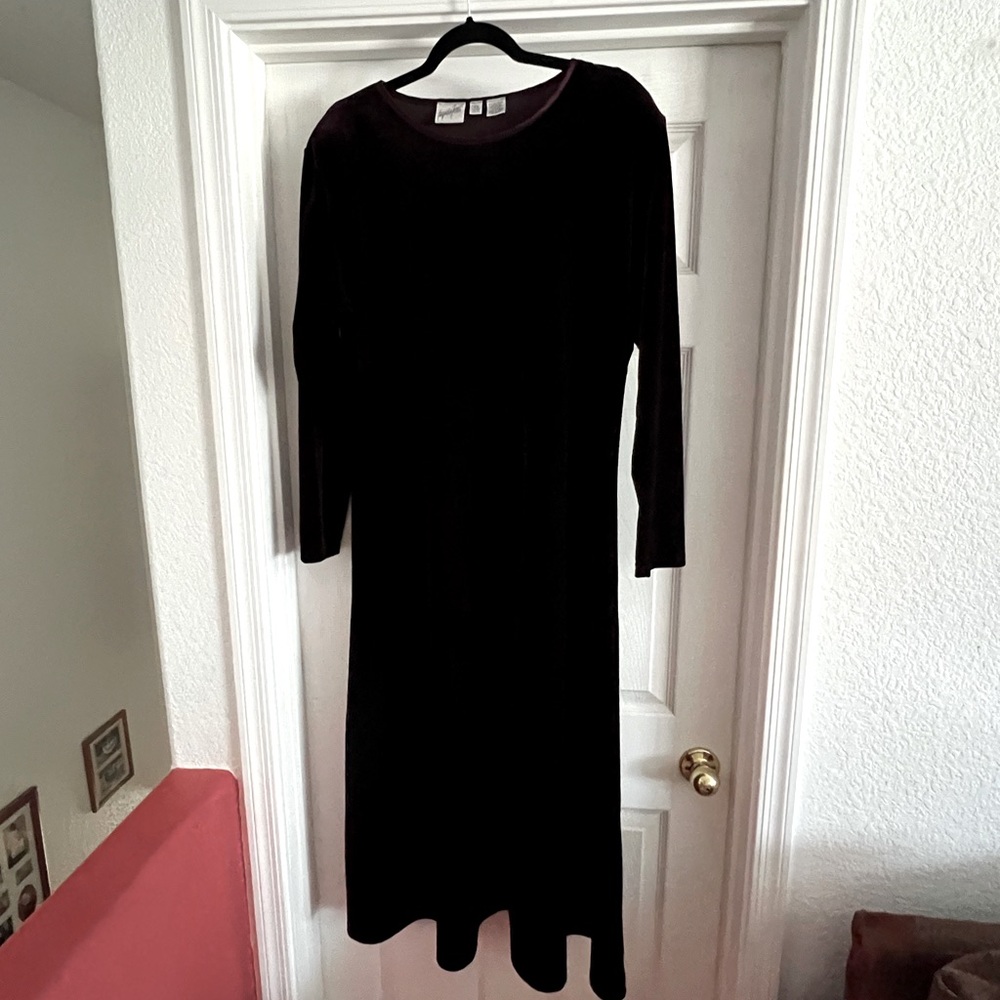 Excellent use condition vintage wine colored velvet dress